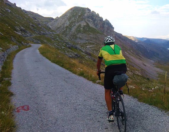 footer-velo-route-grands-cols-des-alpes.jpgs